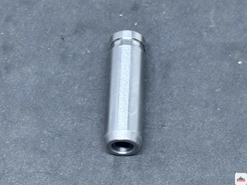 Направляющая клапана Yanmar 3TNA68 (арт. 1332-2-1852)